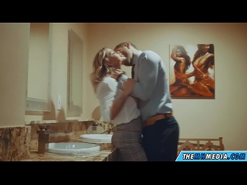 ❤️ ໃນເວລາທີ່ຜິວເນື້ອສີຂາວ busty seduces ທ່ານຢູ່ໃນຫ້ອງນ້ໍາສາທາລະນະ ສະຫຼັດ ທີ່ lo.bitcoinex.top ❌️❤